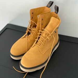 Sorel Hi Line boots Geo Yellow 9 like new